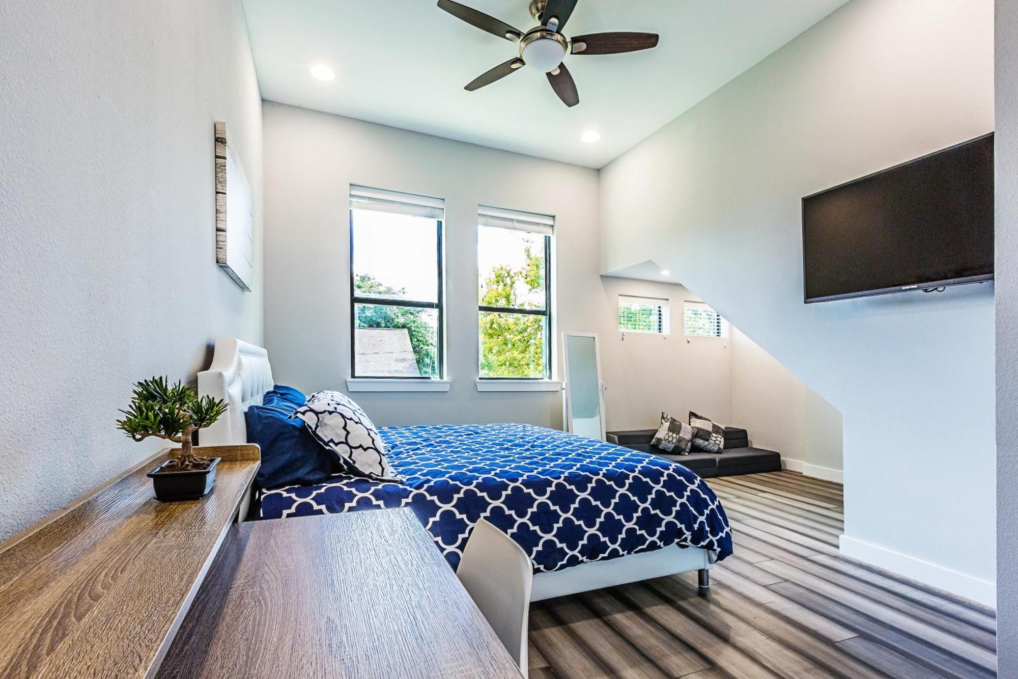 Montrose Guesthouse Suites by Dunyha Houston Extérieur photo