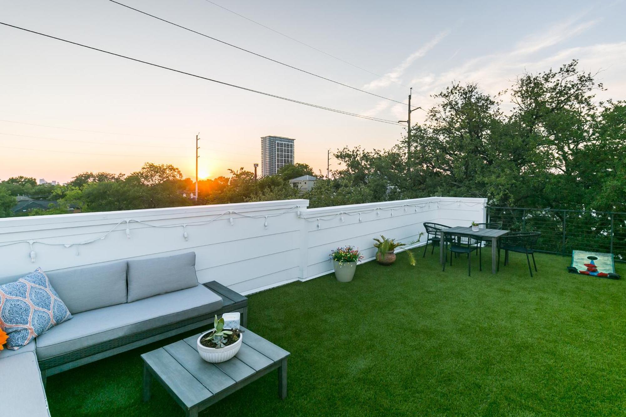 Montrose Guesthouse Suites by Dunyha Houston Extérieur photo