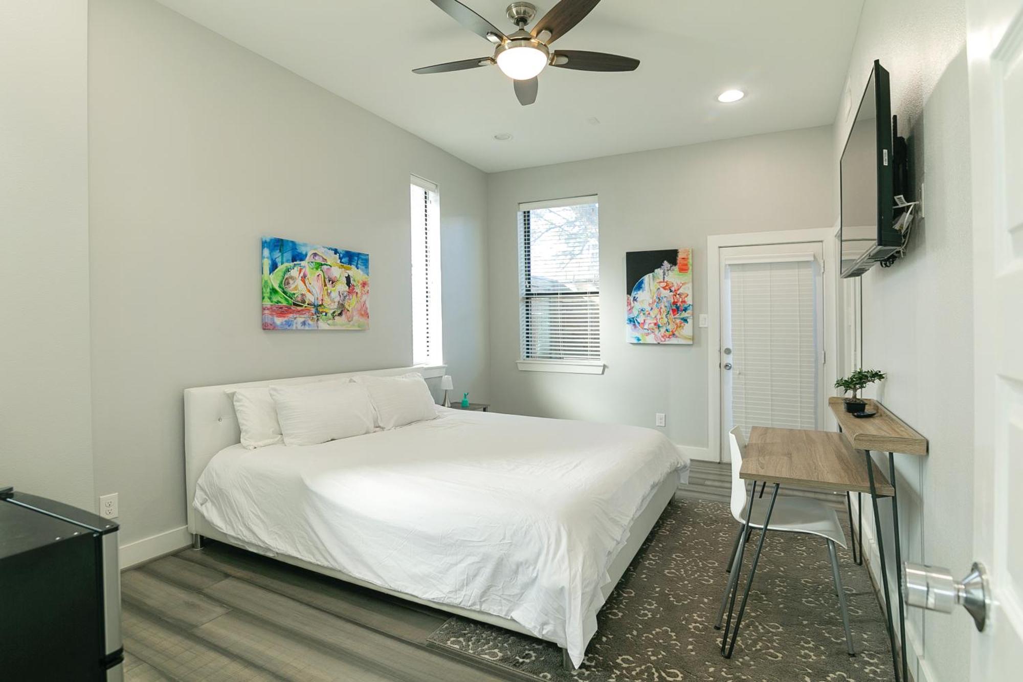 Montrose Guesthouse Suites by Dunyha Houston Extérieur photo