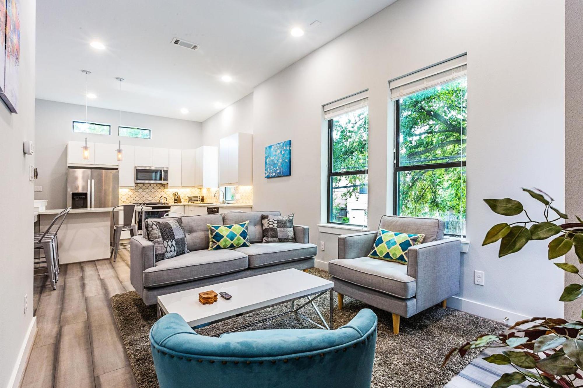 Montrose Guesthouse Suites by Dunyha Houston Extérieur photo