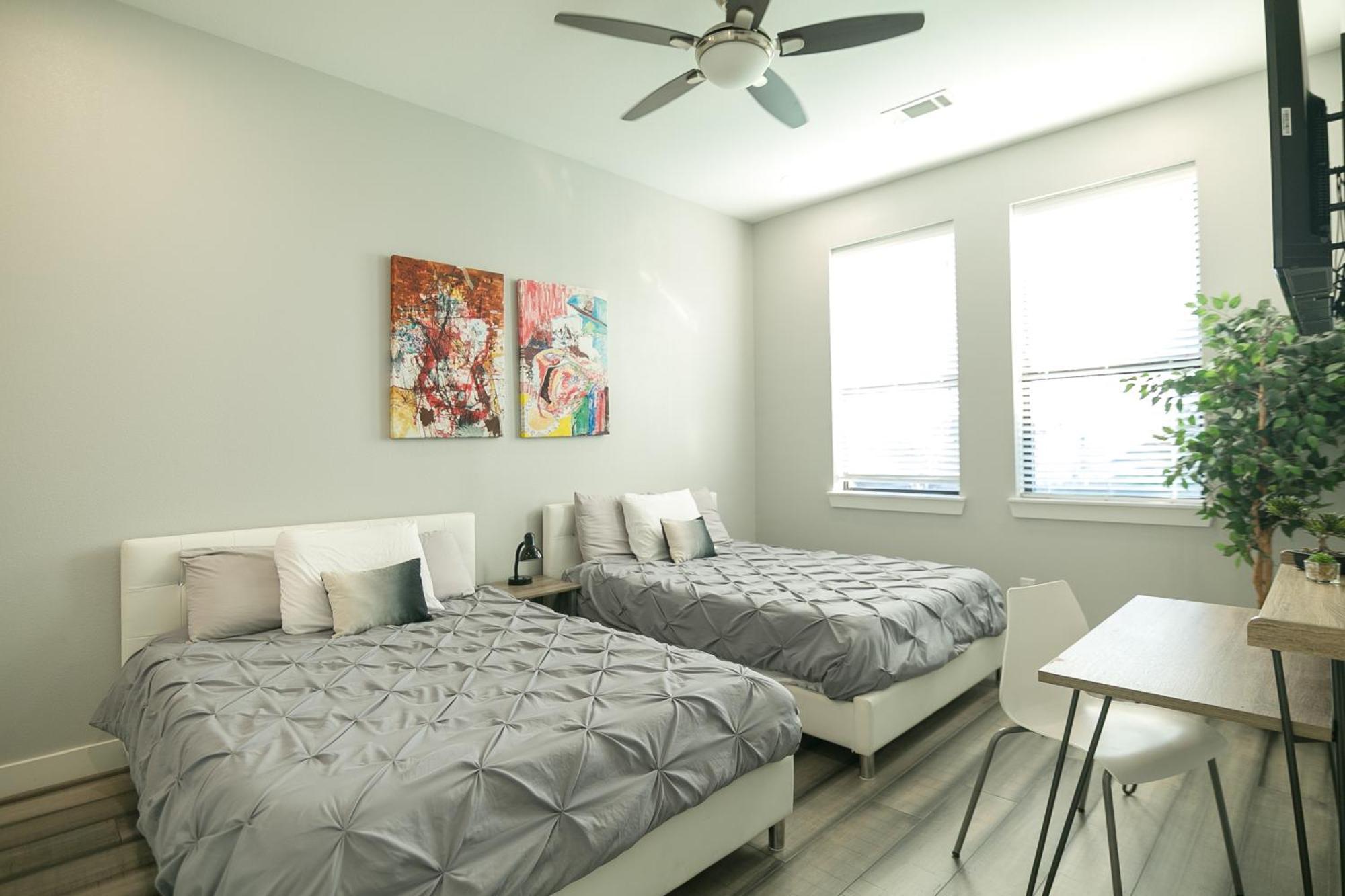 Montrose Guesthouse Suites by Dunyha Houston Extérieur photo