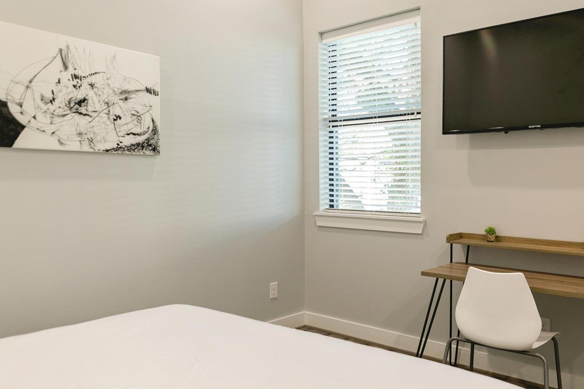 Montrose Guesthouse Suites by Dunyha Houston Extérieur photo