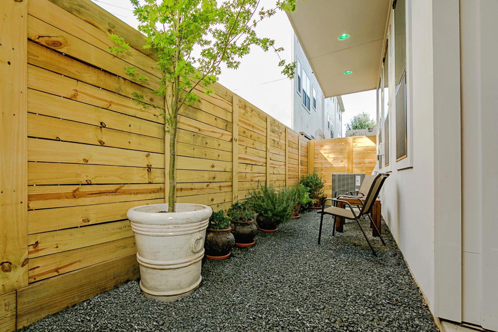 Montrose Guesthouse Suites by Dunyha Houston Extérieur photo